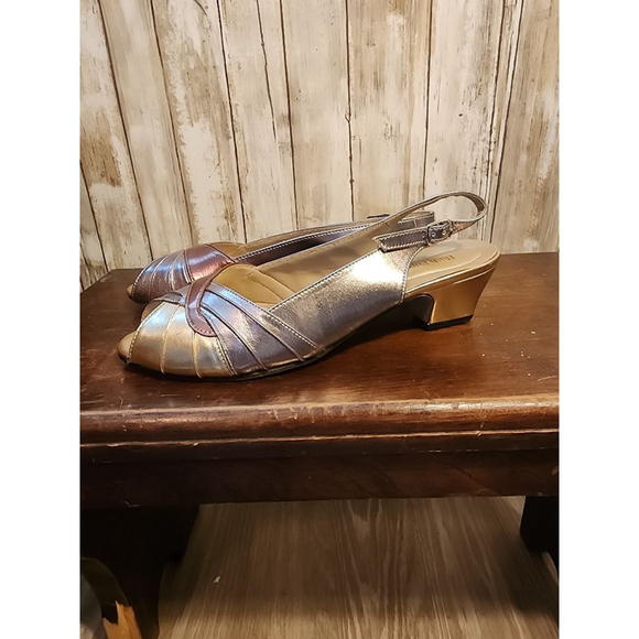 Women's Hush Puppies Gold Bronze Slingback Heels Size 8 VINTAGE - Picture 2 of 7